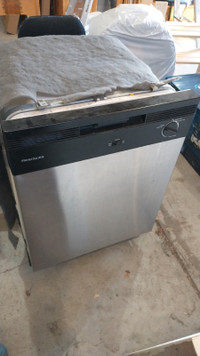 Frigidaire 24" dishwasher (no accessories)