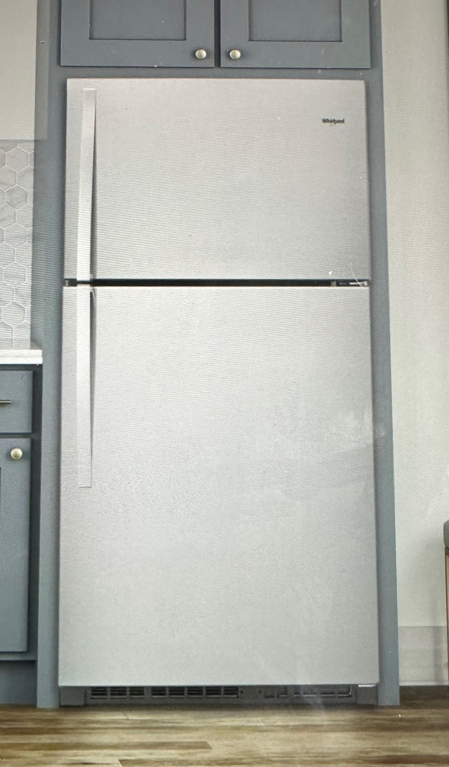 WHIRLPOOL 30” W Top Freezer Refrigerator Stainless Like New $460 in Refrigerators in Barrie