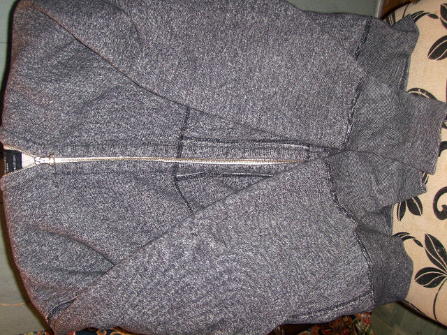 Man's hoodie, Sm; gray in Men's in London - Image 2