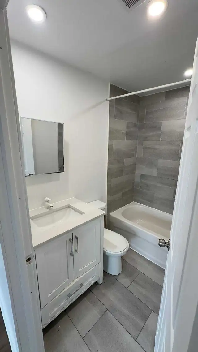 room for rent  in Room Rentals & Roommates in City of Montréal - Image 4