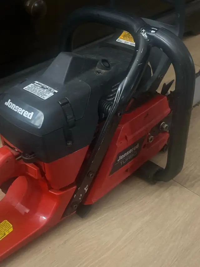 Jonsered Chainsaw in Power Tools in Edmonton - Image 2