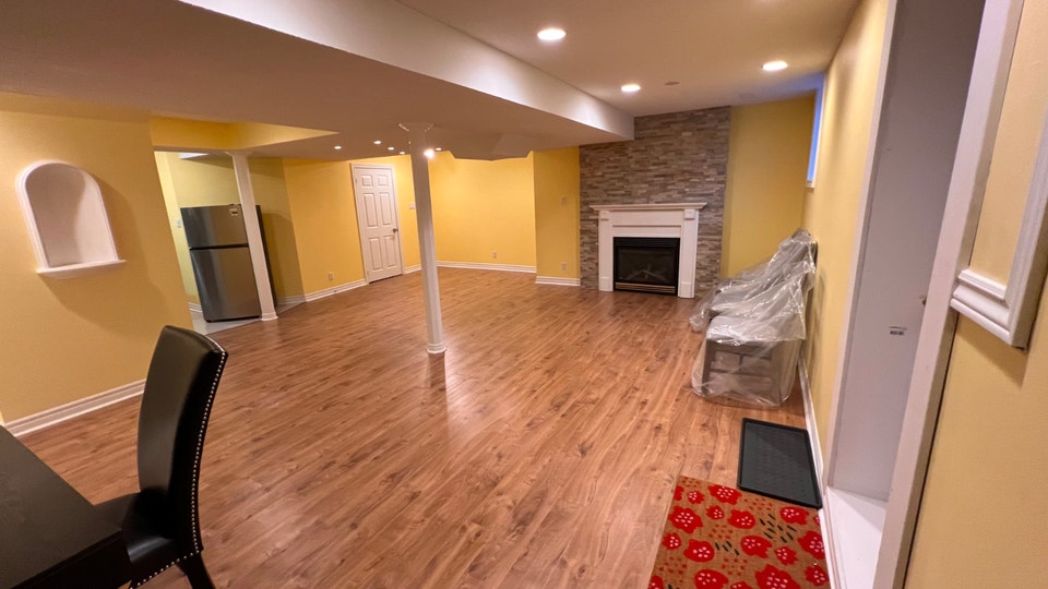 OCT. 1st: Large Basement Apt. Woodbridge. Islington/Rutherford 1
