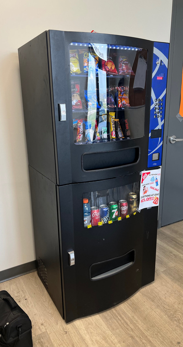 NEW VENDING MACHINE FOR SALE Other Business & Industrial Calgary