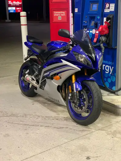 5000km , mint condition. -yoshimura full exhaust system - integrated/flushnount turn signals - fende...
