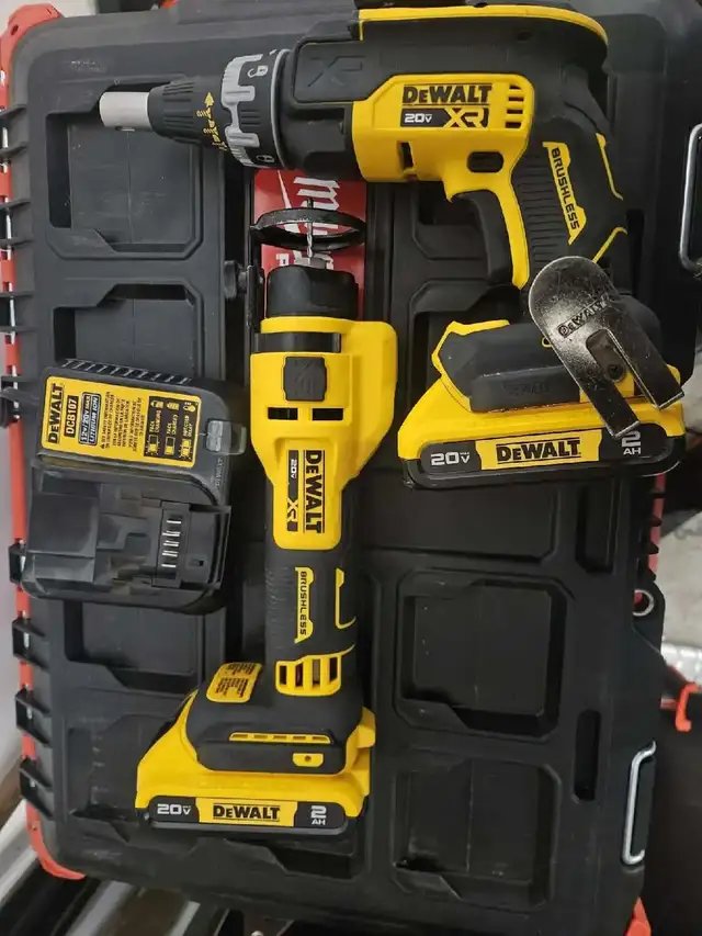 Dewalt 20v Max XR Brushless Drywall Screwgun & Cut out tool Kit in Power Tools in Ottawa - Image 3