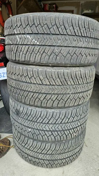 Michelin Pilot Alpin. Set of 4 winter tires. Size: 235 40 19 Manufacture year: 3 tires 2019. 1 tire...