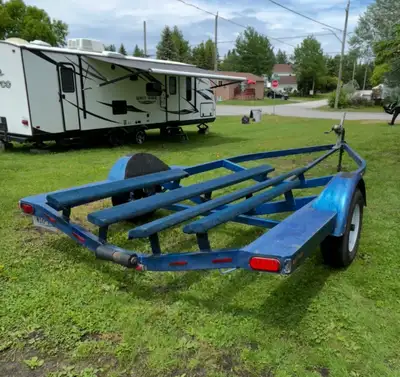 21’ boat trailer 21' Boat trailer Adjustable to accommodate different size boats (which mast, roller...