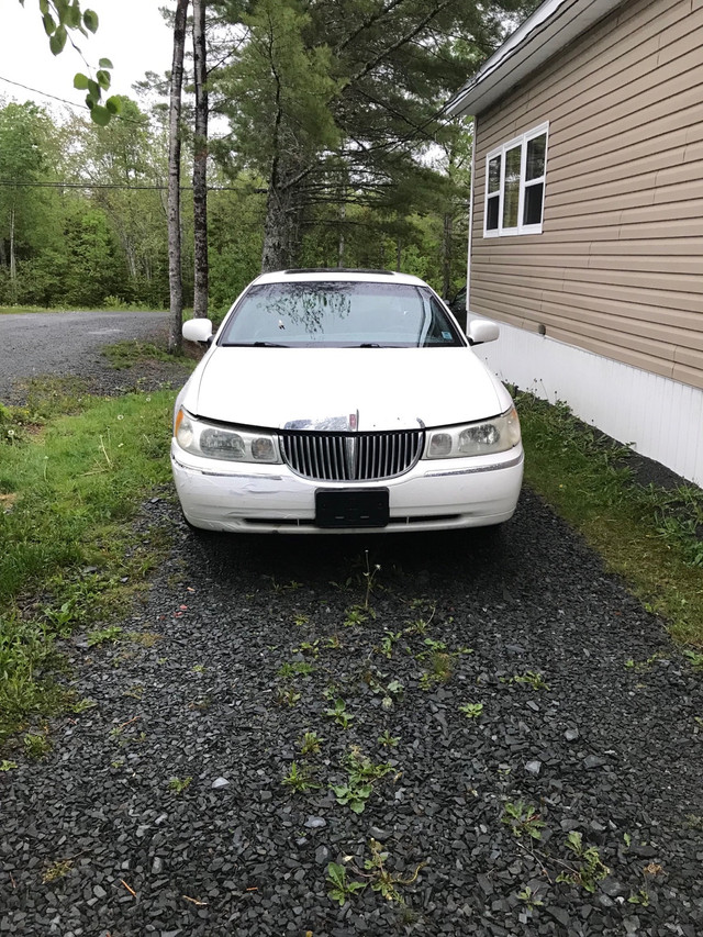 2001 Lincoln parts wanted in Auto Body Parts in Bedford