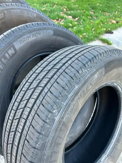 4 Michelin Primacy LTX All Season Truck/SUV Tires. Tires are in Excellent condition. Only 6000kms on...