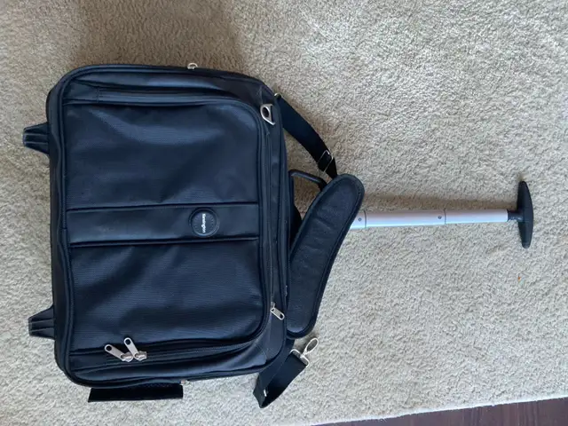 Kensignton Pilot Case in Bags & Luggage in Peterborough - Image 2