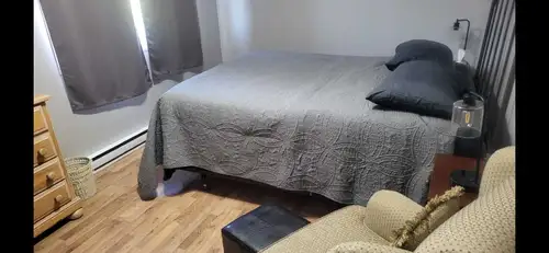 Have 3 rooms for rent for temporary workers like Bruce Power or others. The single bed is 300/WEEK ,...