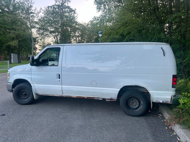 Ford Econoline E-150 à vendre — photo 3