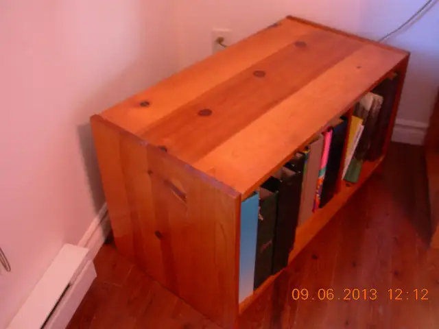 Meubles en pin solide/pine furniture,bureau avc mirroir,etagere in Bookcases & Shelving Units in City of Montréal - Image 9