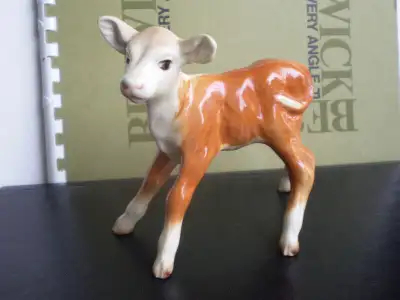 Vintage Beswick " Hereford Calf " Farm Animal Figurine #901 - Designed by Arthur Gredington - Issued...