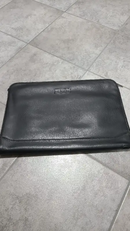 Laptop sleeve in Laptop Accessories in Hamilton - Image 2