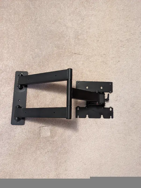 Monoprice Titan Series Full-Motion Articulating TV Wall Mount in Video & TV Accessories in City of Toronto - Image 3