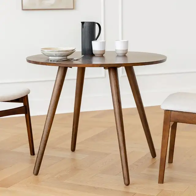 Walnut Dining Table in Dining Tables & Sets in City of Toronto - Image 4