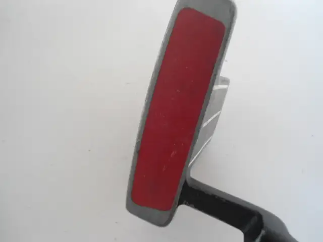 TOP FLITE TOUR EDITION RIGHT HANDED IRONS AND PUTTER in Golf in Sudbury - Image 10