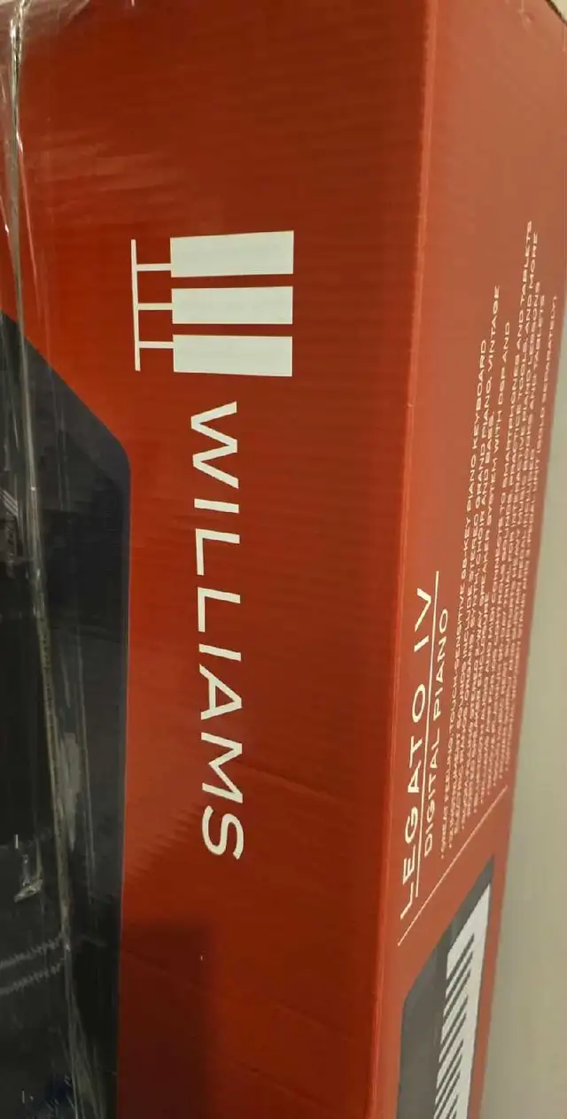 Williams Legato IV in Pianos & Keyboards in Edmonton - Image 5