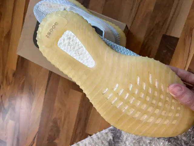 YEEZY 350v2 Cloud White sz13 in Men's Shoes in Cambridge - Image 5