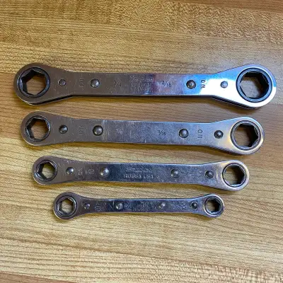 Still available is this lot of four Snap-On 6-point ratcheting box wrenches in excellent used condit...