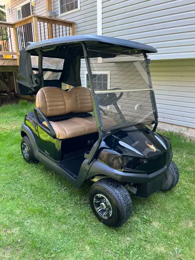 Beautiful Black 2020 Golf Cart Club Car Tempo. Factory USB nice comfortable Seats and Steering Wheel...