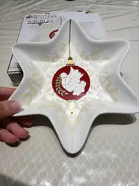 Maxwell & Williams Christmas star porcelain Dish, new in a box