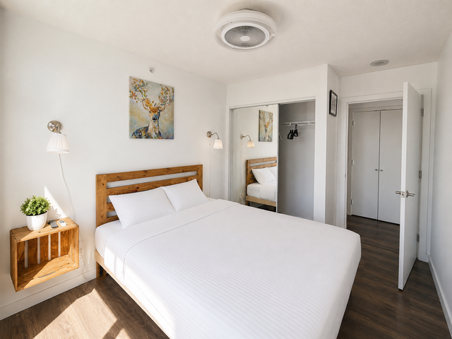 Downtown Vancouver Apt – Sleeps 7 – Pool & Jacuzzi – July 17-18 in Short Term Rentals in Vancouver - Image 17