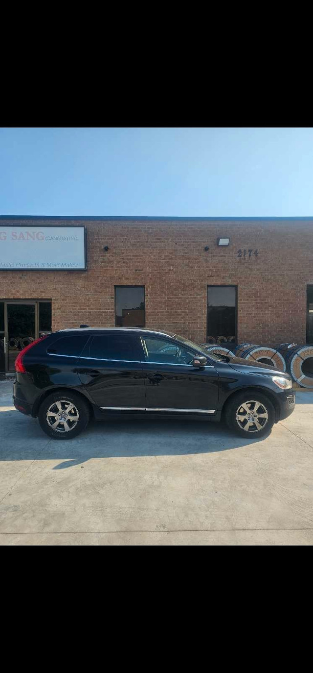 Volvo XC60 2012 in Cars & Trucks in Mississauga / Peel Region - Image 2