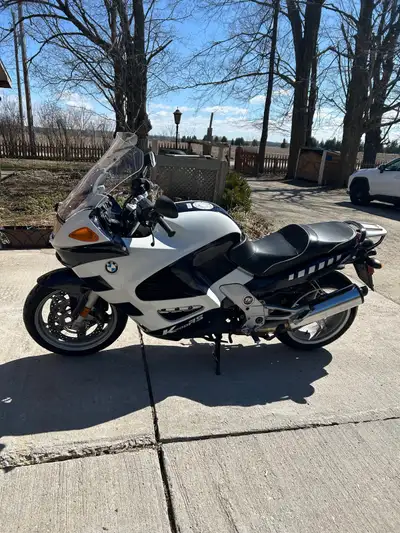 One of the best long distance Motorcycles that BMW ever produced. This bike only has 29K . New tires...