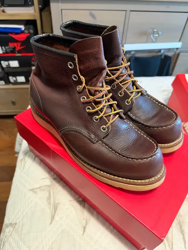 Red Wing Classic Moc 6-Inch Boots in Men's Shoes in City of Toronto - Image 3