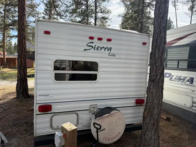 2002 Forest River Sierra Lite 22’ Trailer in Travel Trailers & Campers in Cranbrook - Image 5