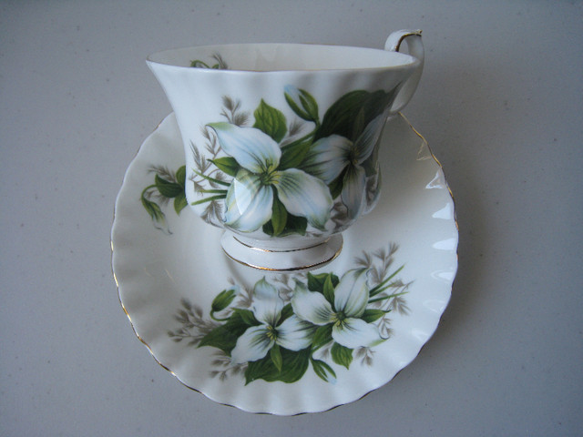 Royal Albert Trillium Fine Bone China Teacup and Saucer Set in Arts & Collectibles in Guelph
