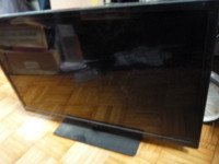 Insignia 32-inch LED TV & much more nice items selling   b166-70