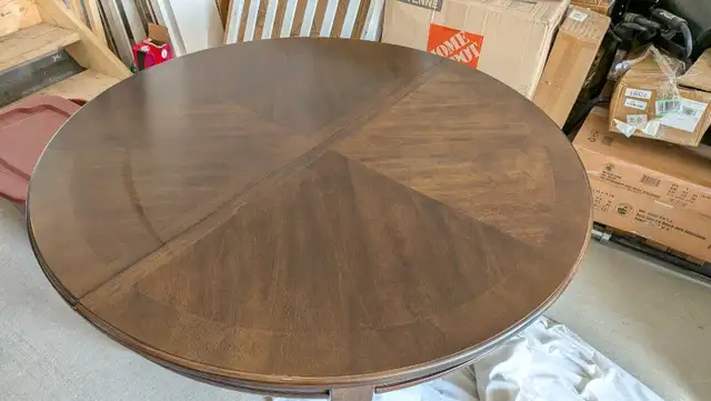 wooden kitchen table with optional leaf (6 ft) in Dining Tables & Sets in Ottawa - Image 3