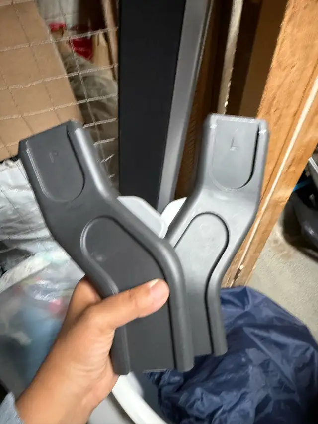 Uppababy Vista car seat adapters- Maxi Cosi/Nuna