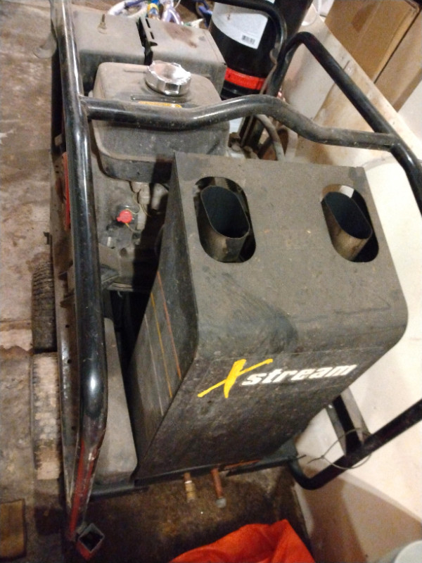 Hot Water Pressure Washer in Farming Equipment in Portage la Prairie - Image 2