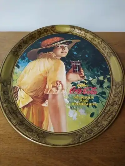 Collectible Coca Cola vintage tray From 1976 Printed in USA Limited edition Well preserved