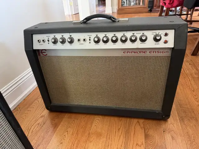 1966 Epiphone Ensign EA-14RVT 2x10 vintage amplifier in Amps & Pedals in City of Toronto - Image 2