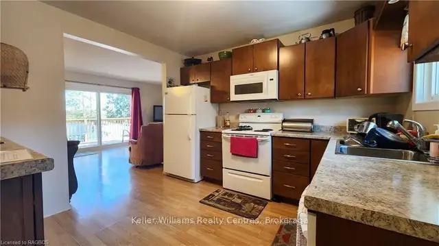 Lakeside Living at Its Best – Long-Term Waterfront Rental! in Long Term Rentals in Owen Sound - Image 5