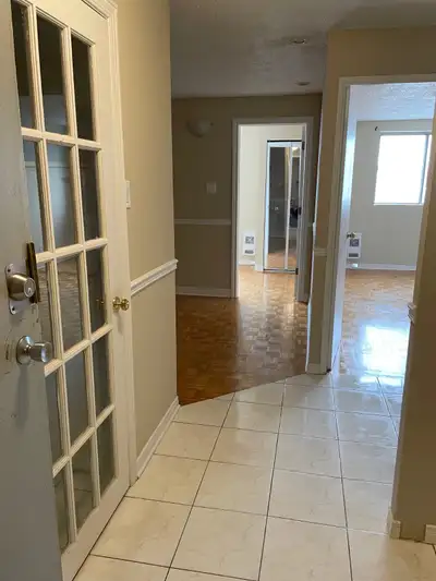 *NEW* 2 BDR- GUIGUES AVENUE - MARKET AREA- OTTAWA U-AUGUST 1ST