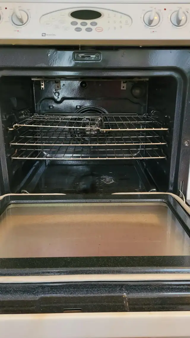 Frigo + four avec plaque céramique/Stove Electric range + Fridge in Other in City of Montréal - Image 3