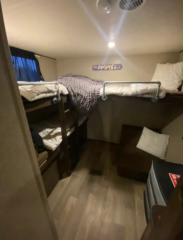 Your search for the perfect family camper stops here! in Travel Trailers & Campers in Regina - Image 10