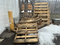 FREE WOOD PALLETS