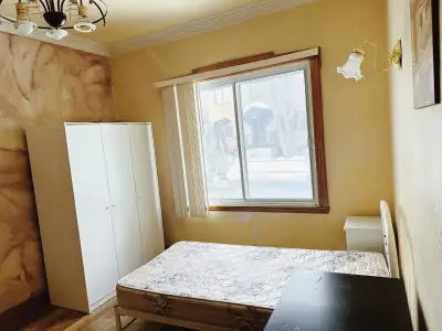 Furnished room for girl only, 3 mins walk to metro station