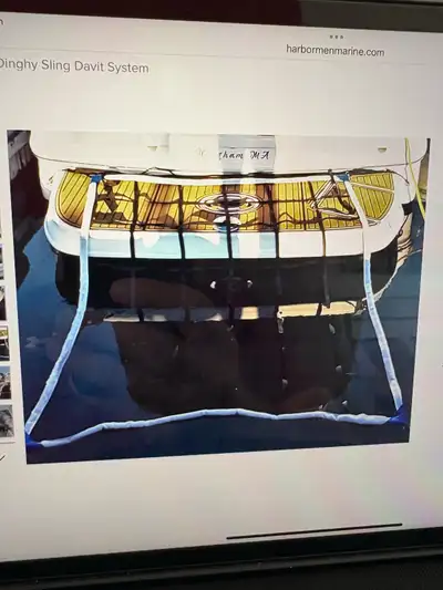 Filet pour attacher une annexe, kayak, planche à pagaie ect. Fait autant pour un voilier qu’un batea...