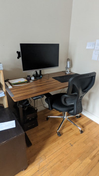 Bureau a hauteur ajustable et chaise de bureau