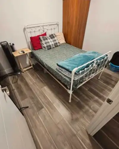 DEN ROOM AVAILABLE FOR RENT FROM A LARGE SIZE APARTMENT FULLY FURNISHED WITH NEW APPLIANCES LOW RATE...
