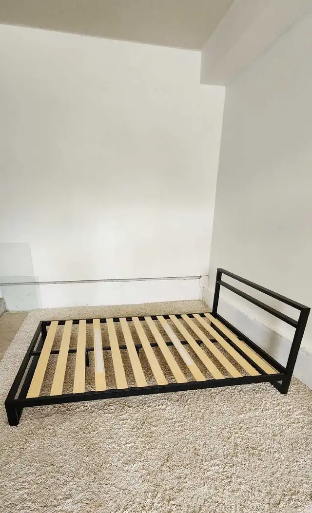 FREE DELIVERY Excellent Condition Double/Full/Standard Size Bed in Beds & Mattresses in Vancouver - Image 4