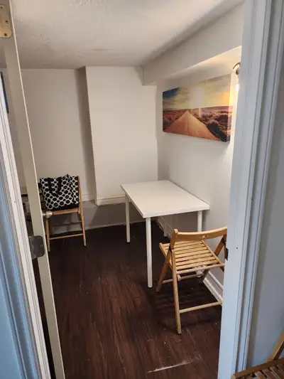 2 bdrm apt all included good for students, Eglinton-Mt. Pleasant